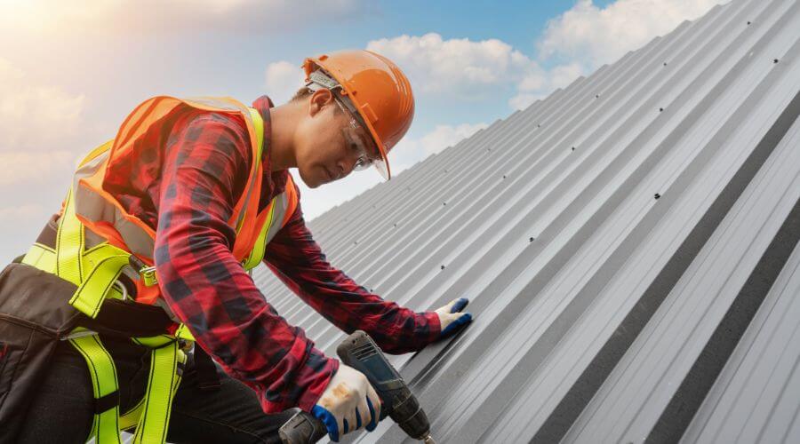 Professional gutter cleaning in Cartwright, OK